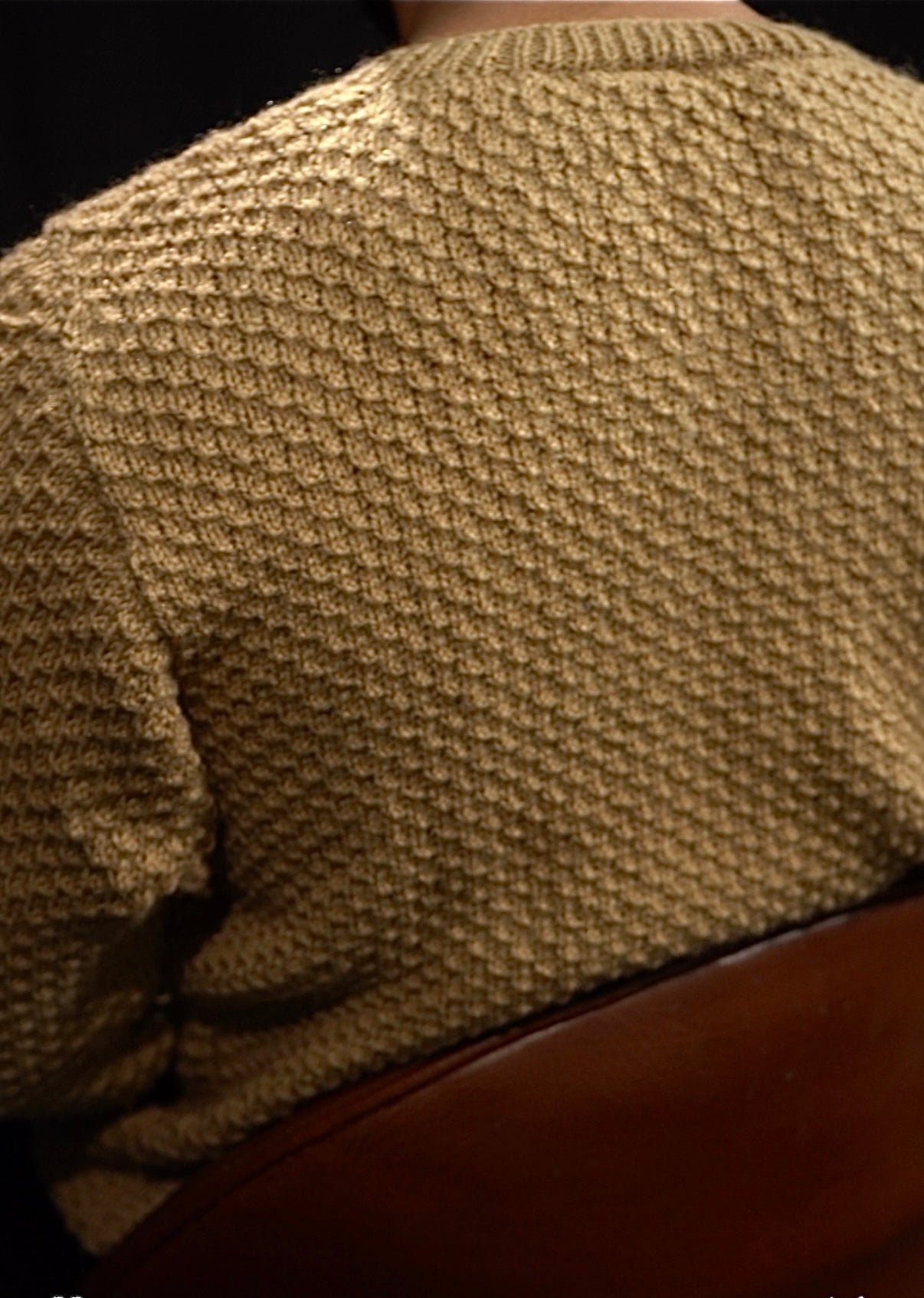 Honey Comb Pattern V-Neck