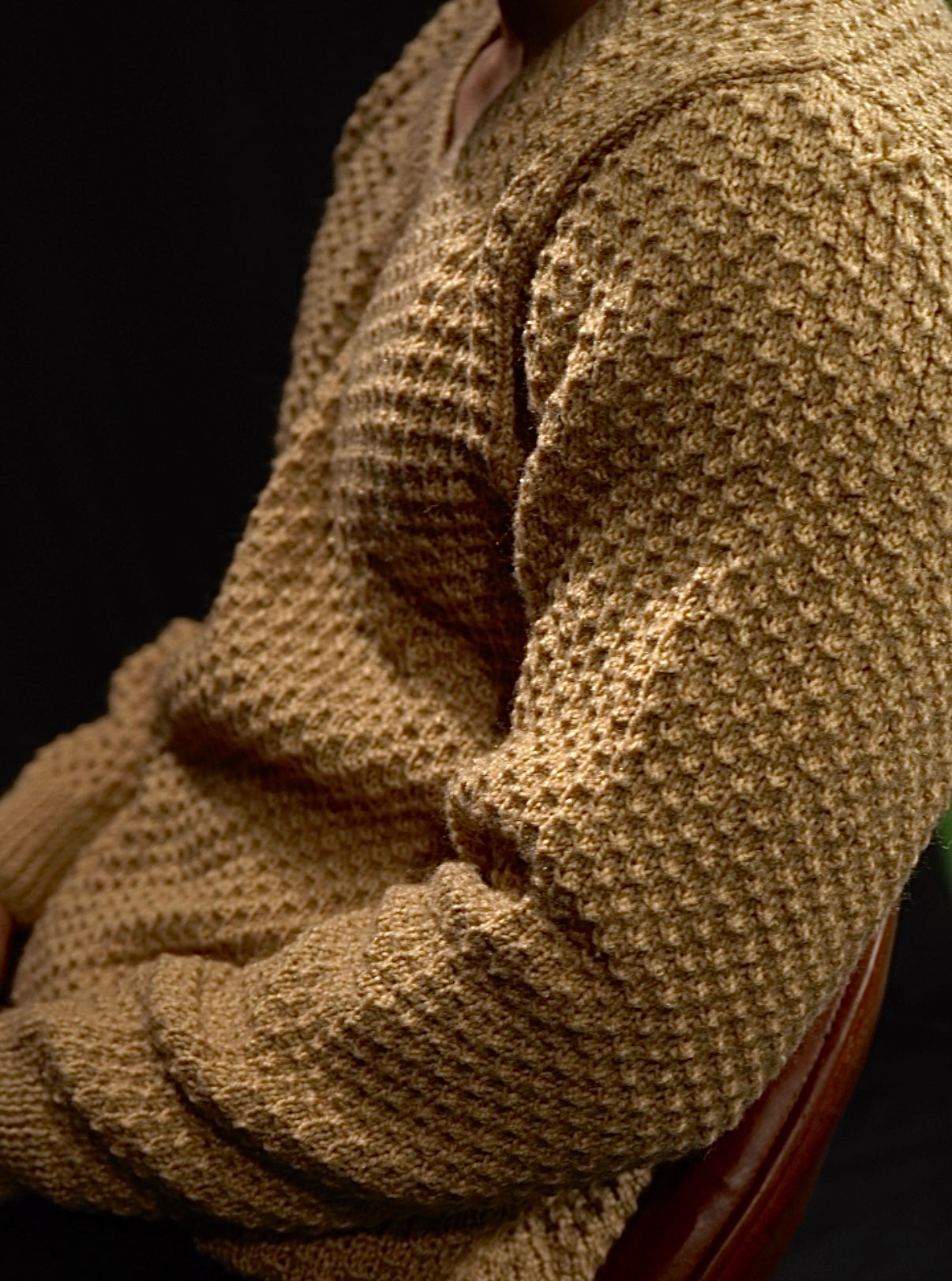 Honey Comb Pattern V-Neck